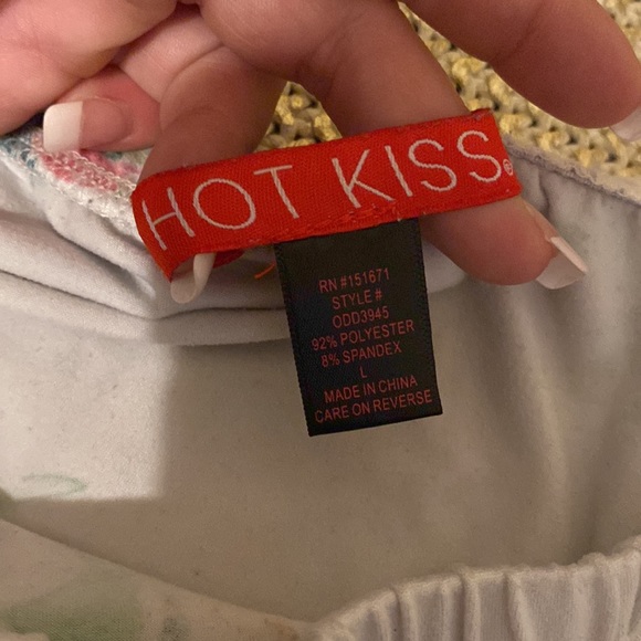 Cute off the shoulder, tropical print stretchy dress 😍😍😍 - Picture 6 of 9